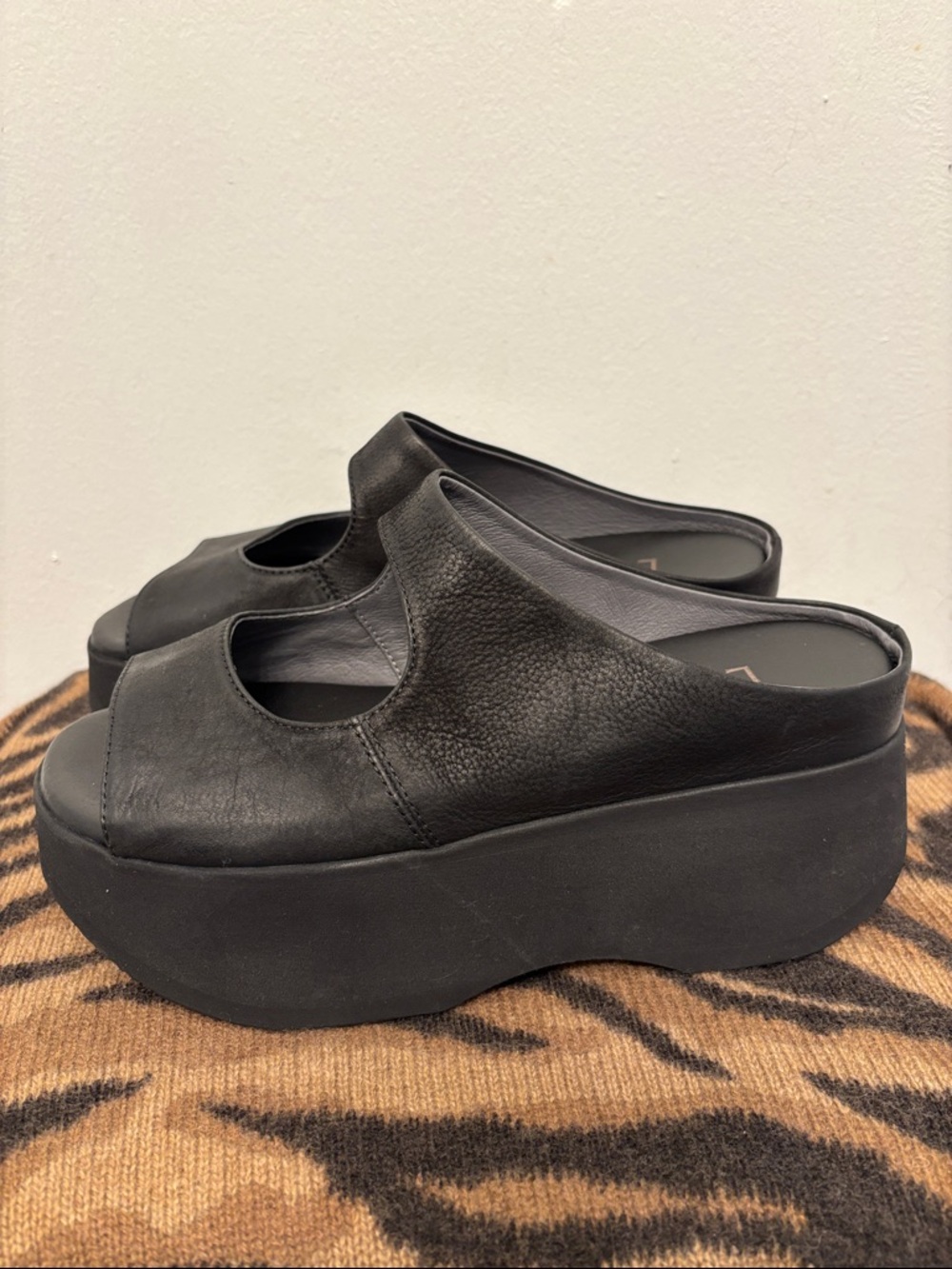 Lofina Black Open-Toe Slide Mules - Picture 2 of 3